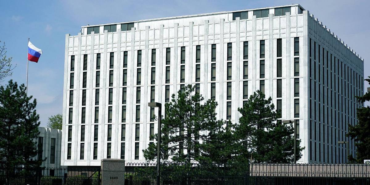 Rusia comienza la evacuación de su personal diplomático de Ucrania