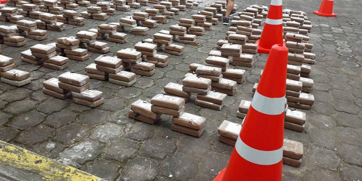 Incautan en Ecuador una tonelada de cocaína que iba a Bulgaria