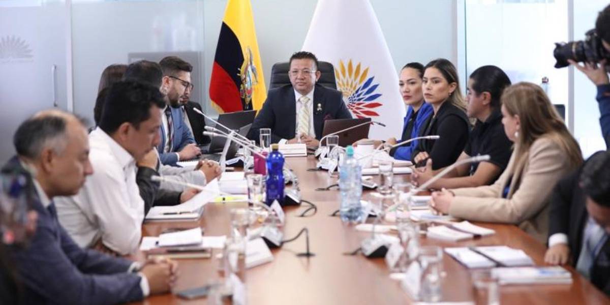 El informe del Comité de Ética recomienda al Pleno destituir a Nuria Butiñá por el caso de diezmos