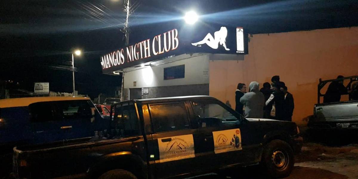 Sujeto asesina a tres hombres en dos centros de tolerancia de Riobamba