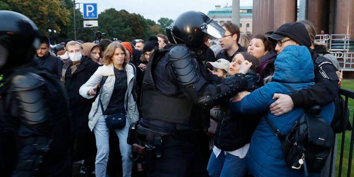 Guerra en Ucrania: más de 1.000 detenidos en Rusia por protestar contra la decisión de Putin de movilizar más tropas