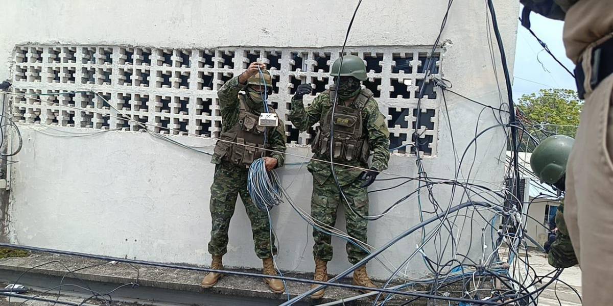 Las Fuerzas Armadas quitaron redes de internet que usaban reos en la cárcel de Machala