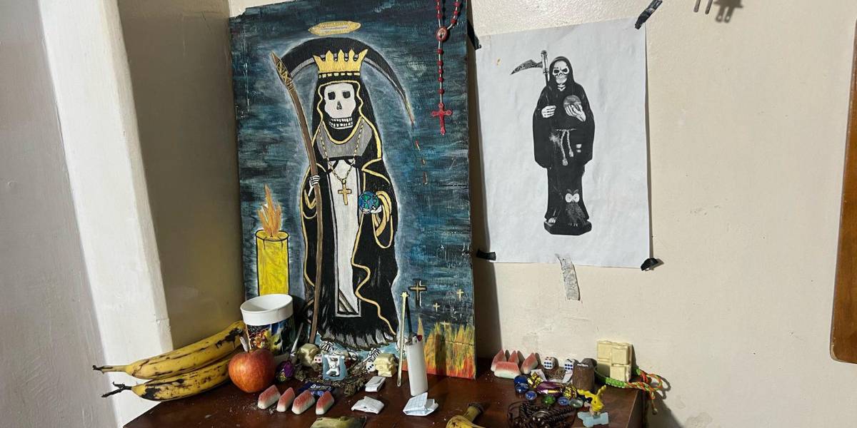 Policía y militares encuentran armas, droga y un altar a la Santa Muerte en cárcel de Jipijapa