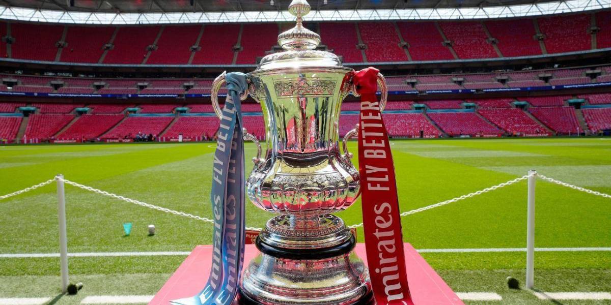 El trofeo de la FA Cup, uno de los torneos más importantes de Inglaterra.