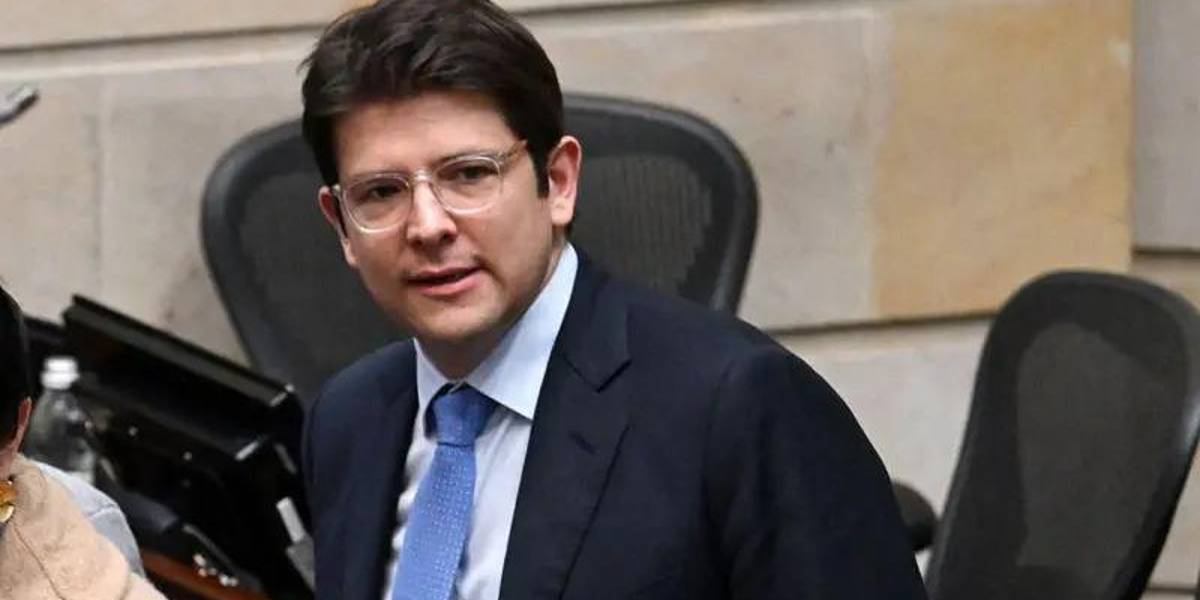 Quién era Miguel Uribe Turbay, el precandidato presidencial del partido de Álvaro Uribe en Colombia quien murió 2 meses después de un atentado