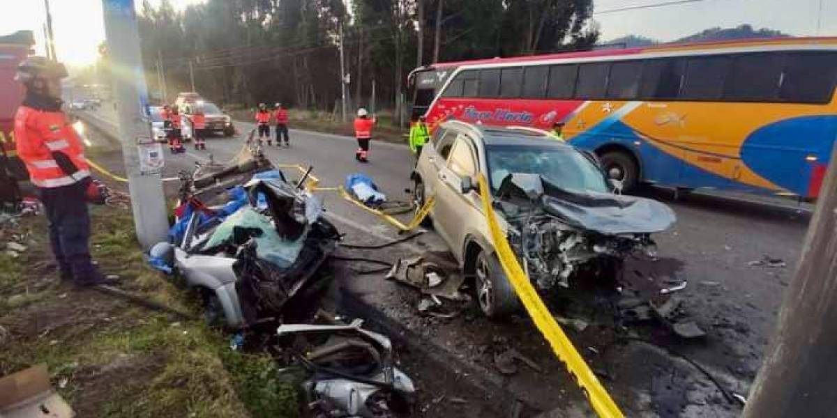 Riobamba: un choque deja cinco fallecidos; el presunto responsable murió en el hospital