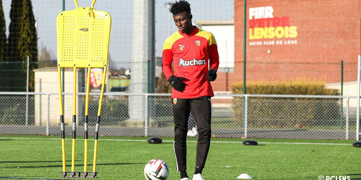 Jhoanner Chávez podría debutar contra el París Saint Germain de Kylian Mbappé