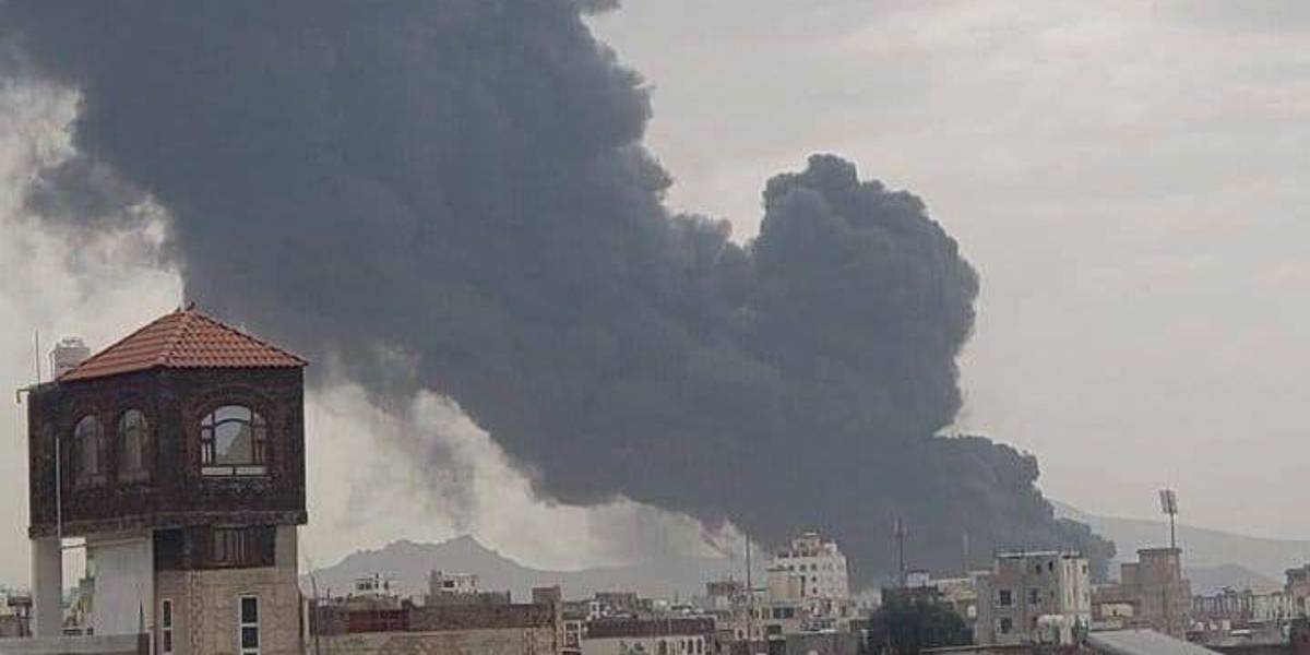 Israel bombardea el aeropuerto de Saná, la capital de Yemen