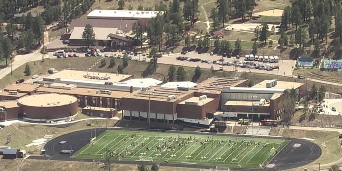 EE. UU.: Tres adolescentes heridos tras tiroteo en escuela de Denver