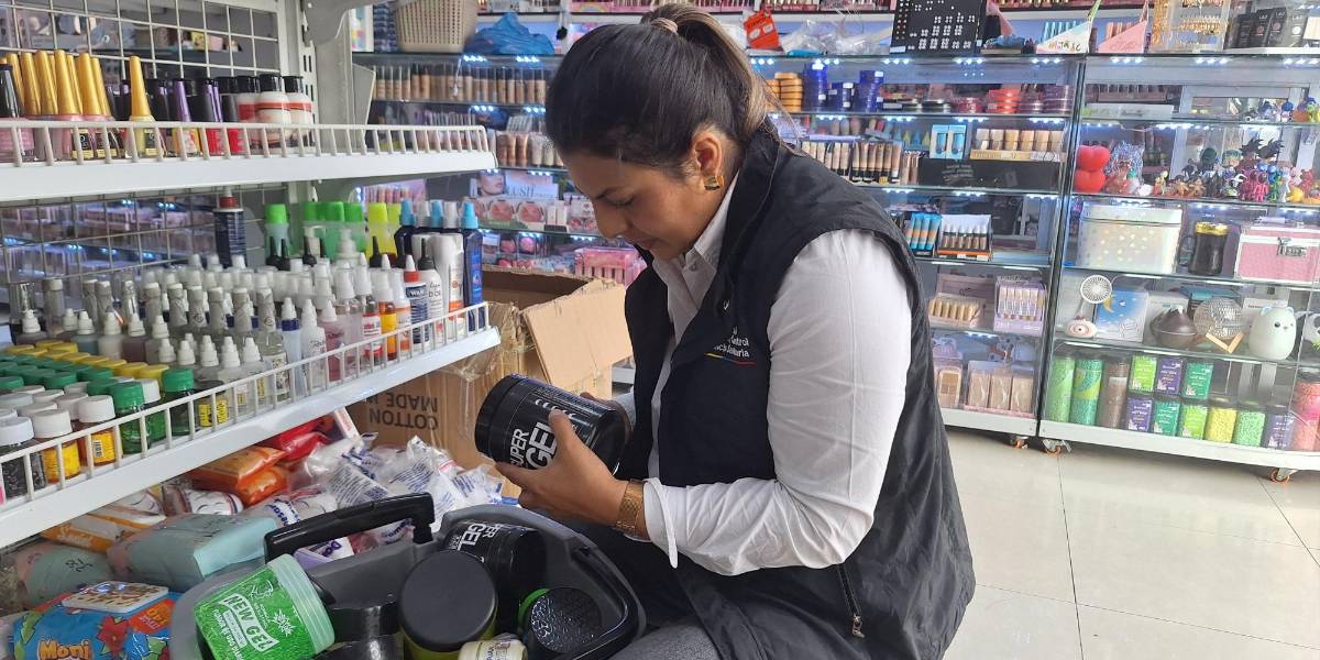 Cerca de mil cosméticos sin registro sanitario decomisó la Arcsa en Conocoto