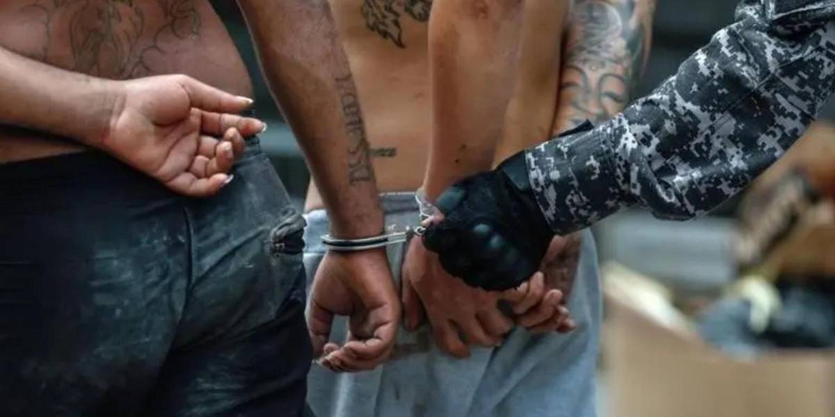 El enfrentamiento entre la policía y la banda criminal Comando Vermelho dejó un saldo de 132 muertos en Brasil