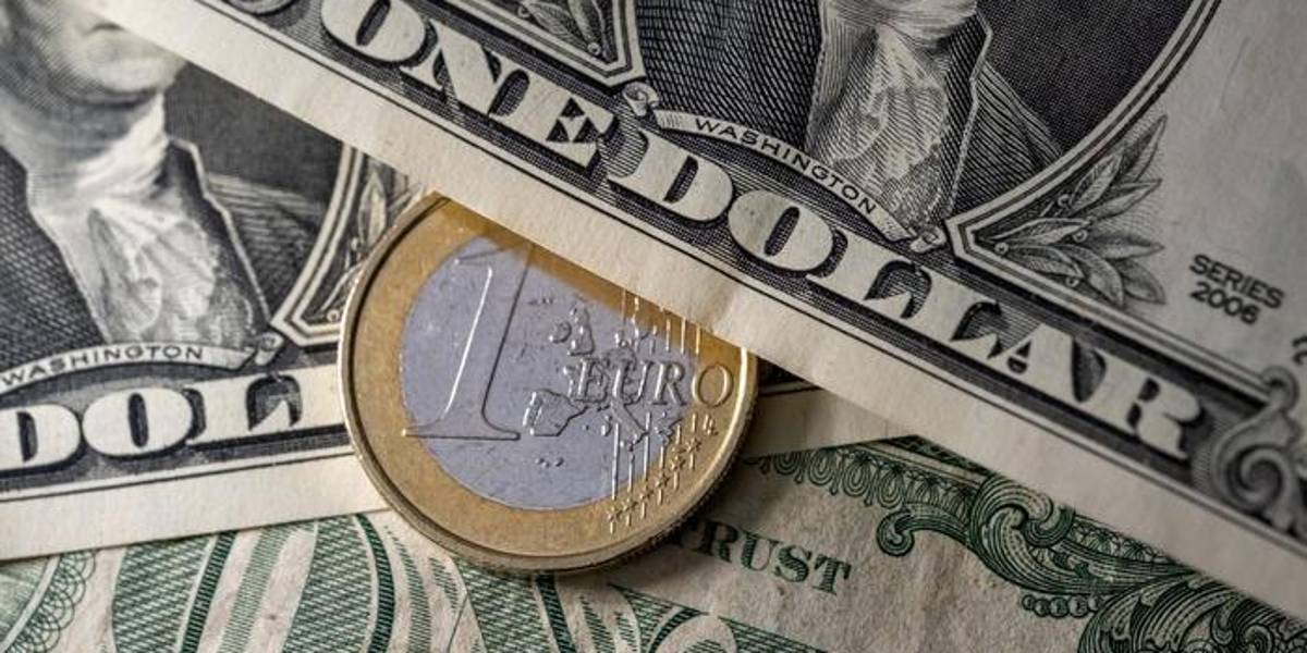 El euro volvió a caer por debajo del dólar