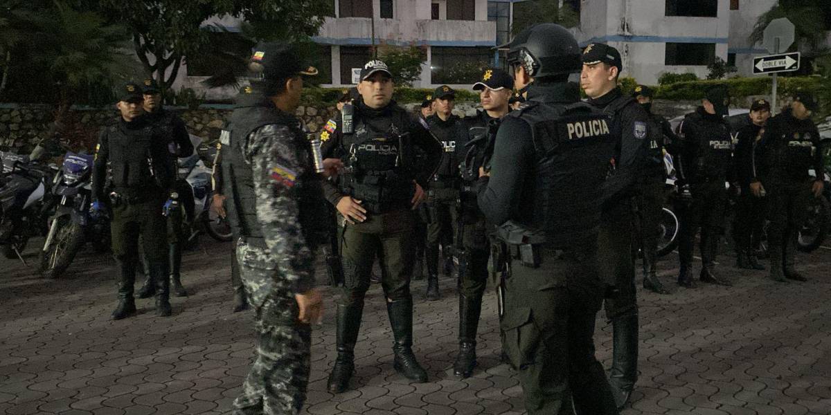 500 policías ejecutan un operativo en el noroeste de Guayaquil para capturar a 18 delincuentes