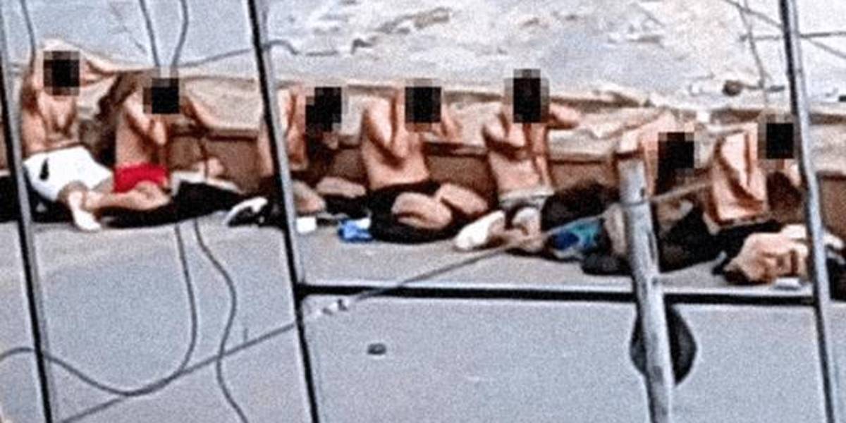 Las imágenes de los médicos de Gaza que acusan a Israel de haberlos humillado y golpeado