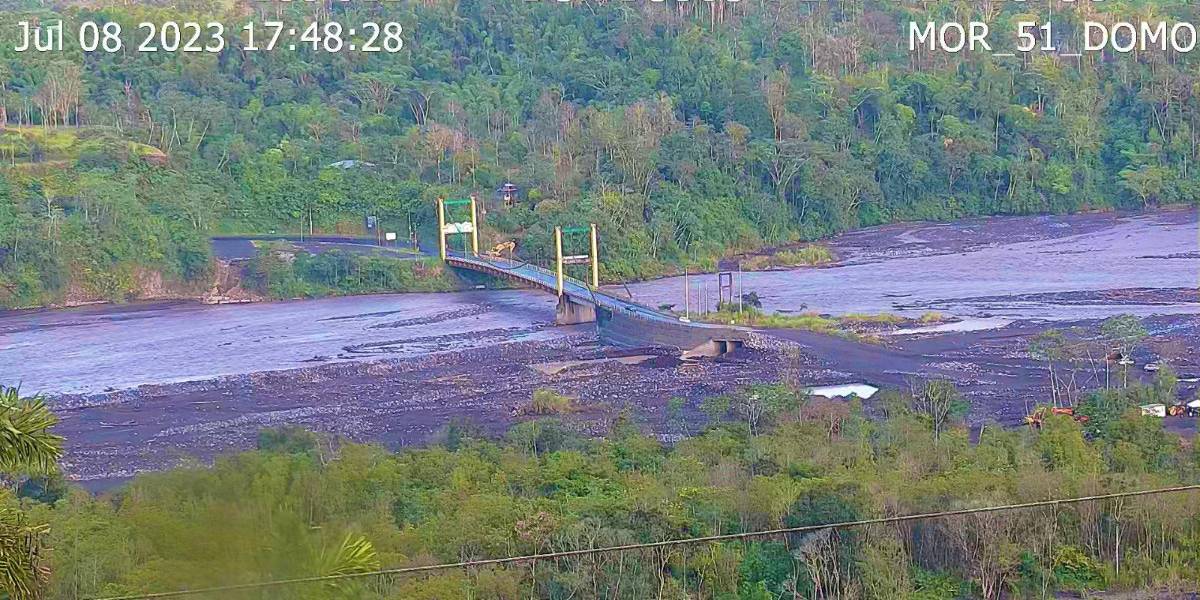 La circulación sobre el puente del río Upano está suspendida