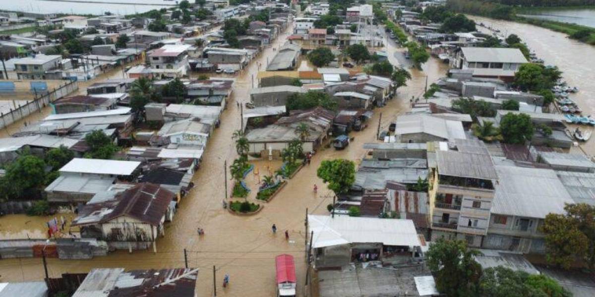 Desbordamiento de los ríos Balao y Tenguel deja familias afectadas e inundación de calles