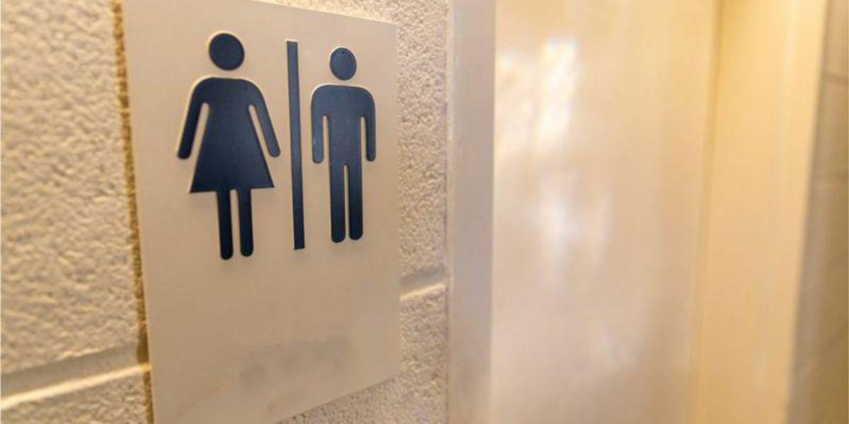 La petición de un baño neutro hace que el Congreso de Perú rechace que el país acoja la próxima asamblea de la OEA