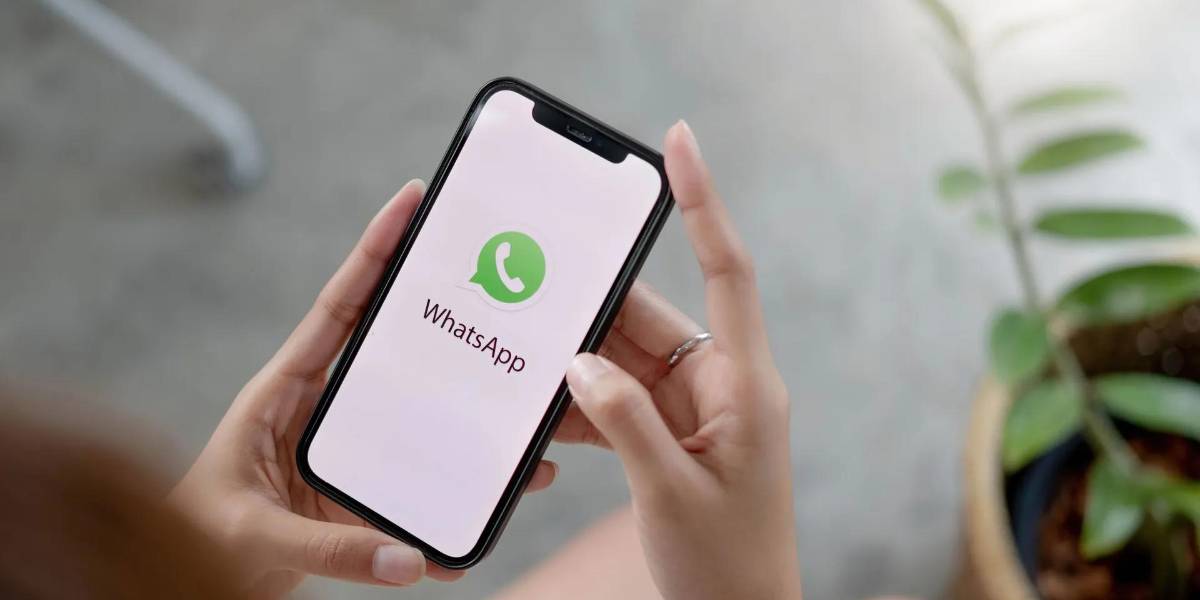 El dueño de WhatsApp anunció qué dispositivo reemplazará a los celulares
