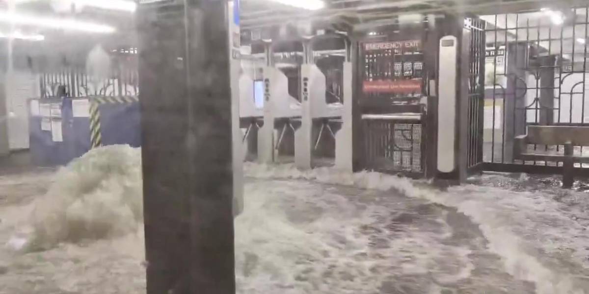 EE. UU.: Fuertes lluvias en New York provocan inundación del metro