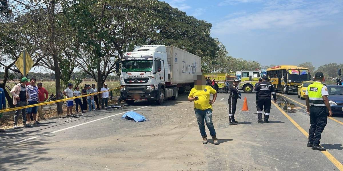 Un siniestro de tránsito en la vía Nobol-Daule deja un muerto y tres heridos