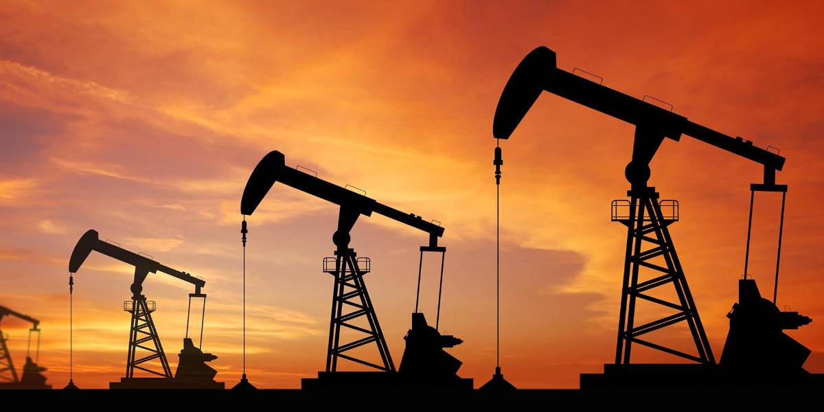 Maduro acusa a Estados Unidos de intentar apoderarse de sus reservas petroleras con operaciones militares en el Caribe