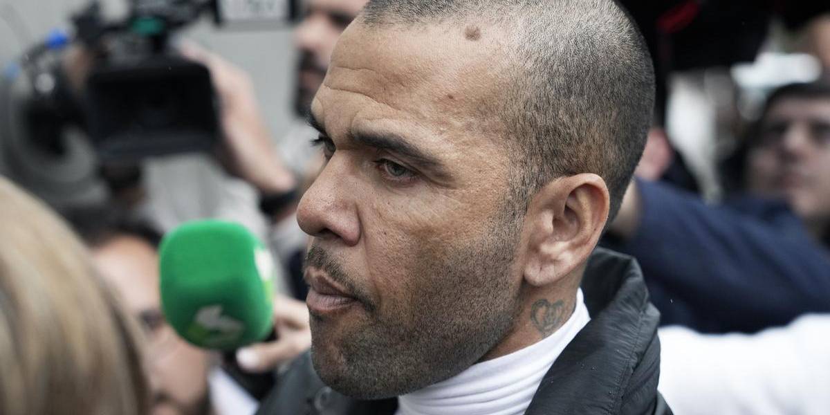 Ratifican libertad provisional a Dani Alves