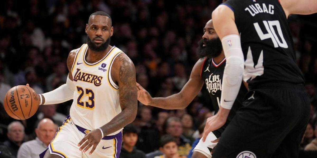Los Lakers se llevan el clásico de Los Ángeles y respiran en la NBA