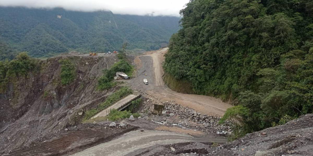 Lasso ofrece construir seis puentes y dos vías en la Amazonía en cuatro meses que le quedan a su Gobierno