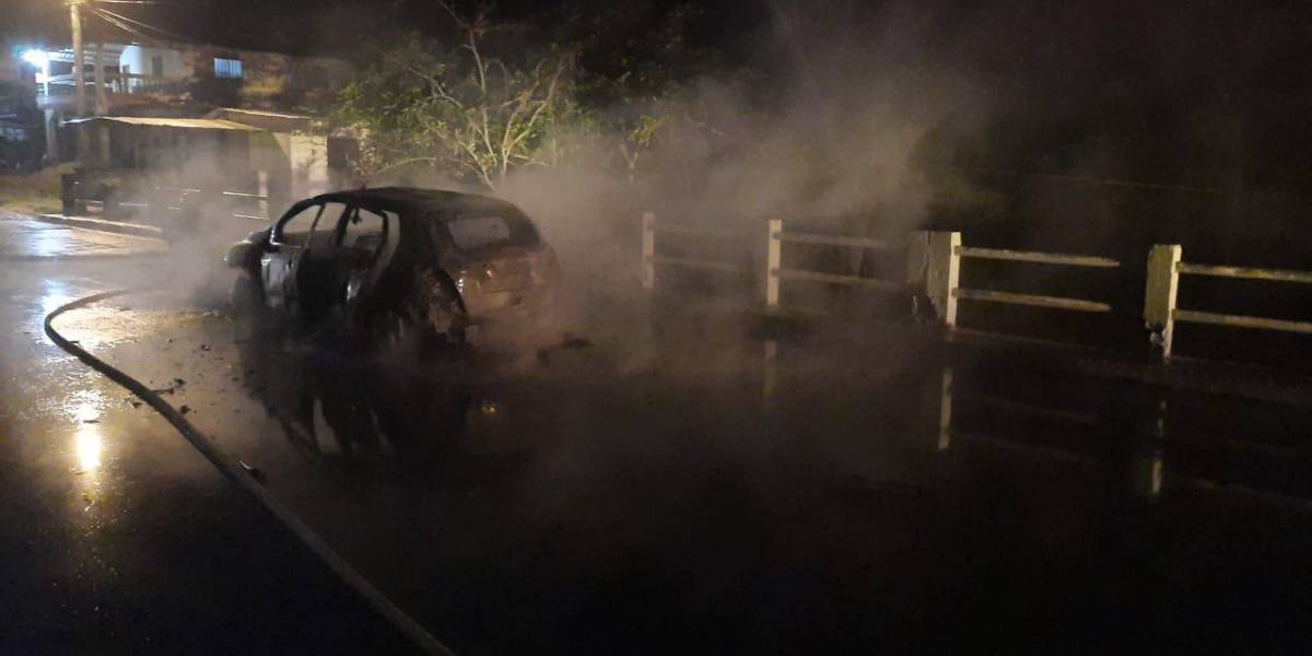 Dos coches bomba también explotaron en El Oro, cuatro en total con los de Quito