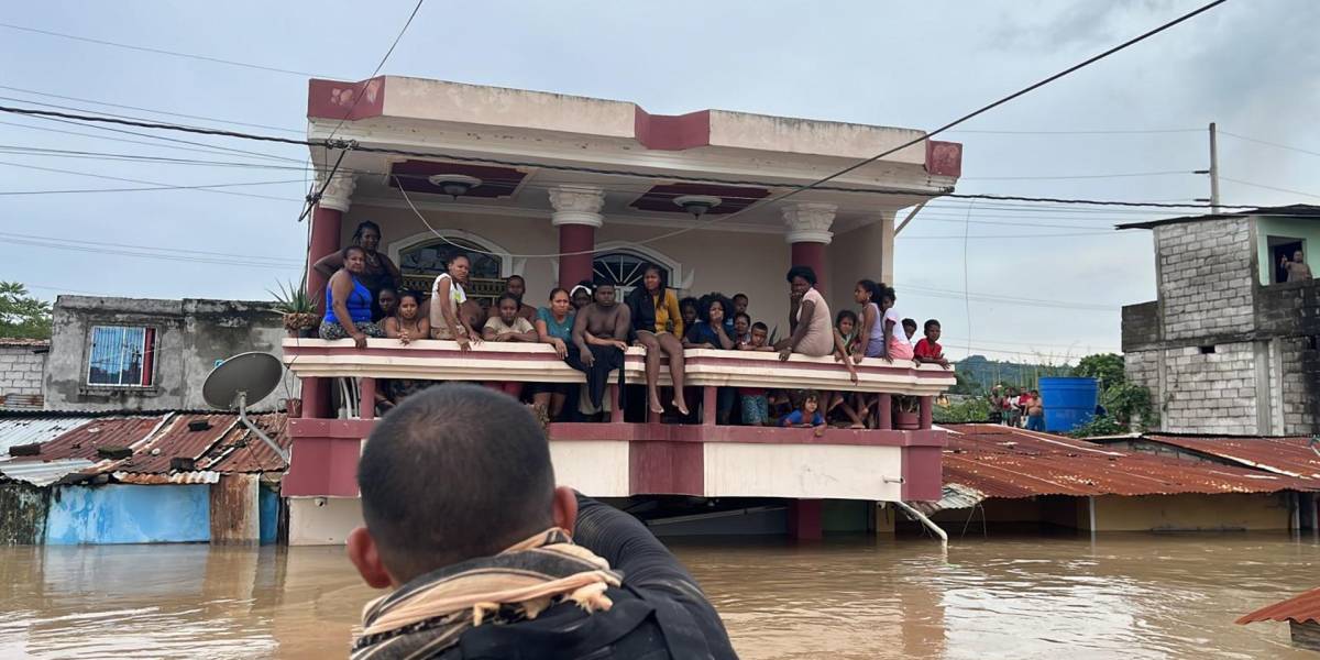 Inundaciones en Esmeraldas: siete instituciones educativas habilitadas como alojamientos temporales