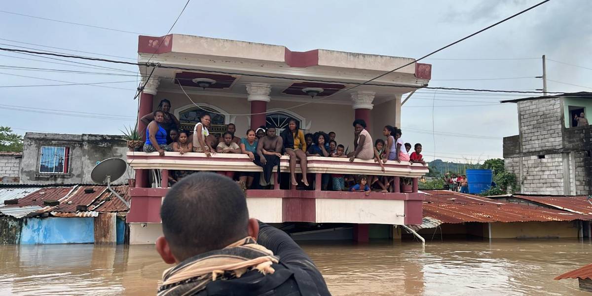 Inundaciones en Esmeraldas: siete instituciones educativas habilitadas como alojamientos temporales