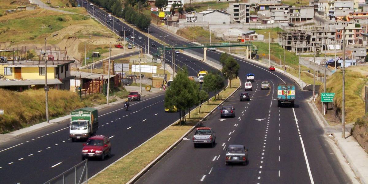 Quito: los dispositivos de ‘Pacificación Vial’ serán permanentes en la avenida Simón Bolívar
