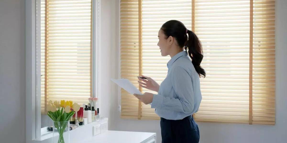 ¿Hablar solo es un signo de locura? La psicología lo explica