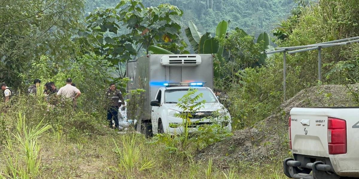 Una comunidad en Pasaje, El Oro, descubre seis cadáveres en un terreno baldío