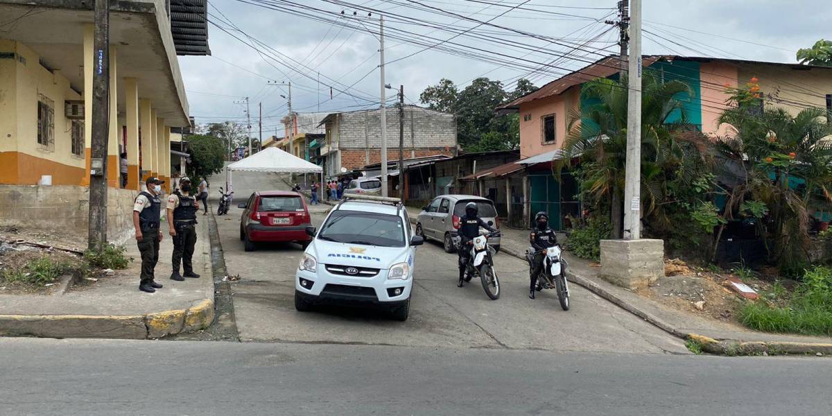12 hombres armados irrumpen un velorio en Quevedo y asesinan a 4 personas
