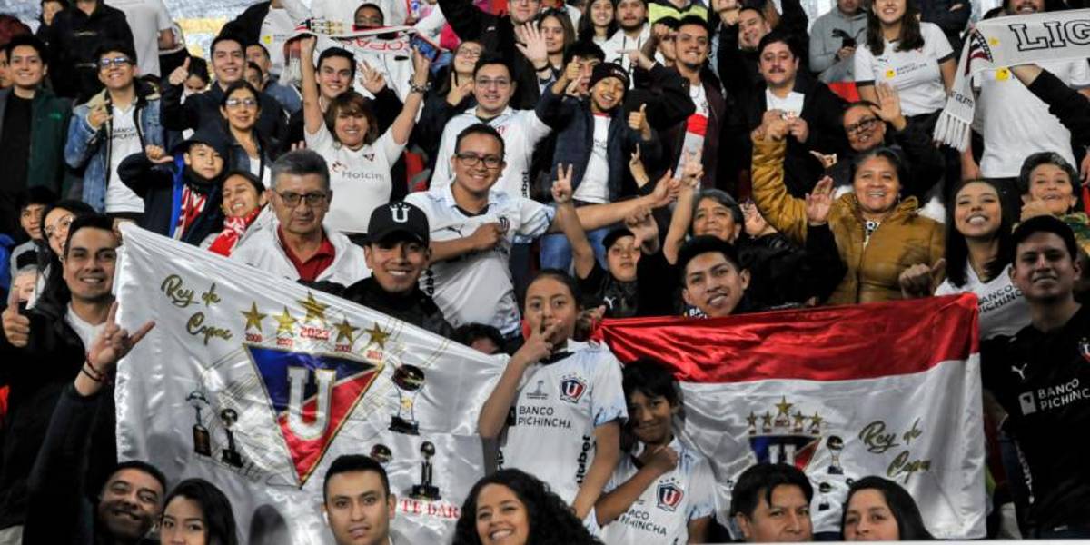 Así fue el banderazo de la hinchada de Liga de Quito previo al partido ante Palmeiras