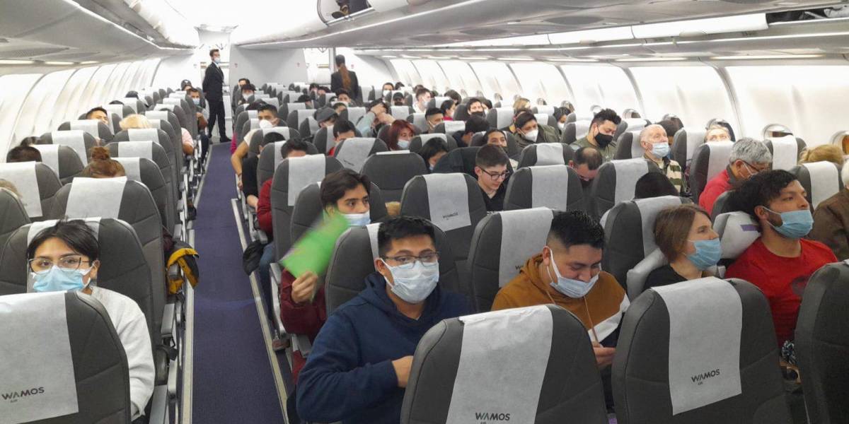 Tercer vuelo humanitario aterrizó en Quito; 711 ciudadanos han vuelto de Ucrania