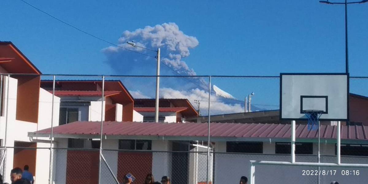 Volcán Sangay: Geofísico alerta la caída de ceniza en Chimborazo