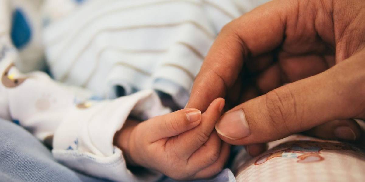 Estados Unidos: una bebé de 16 meses murió tras ser abandonada por su madre durante 10 días