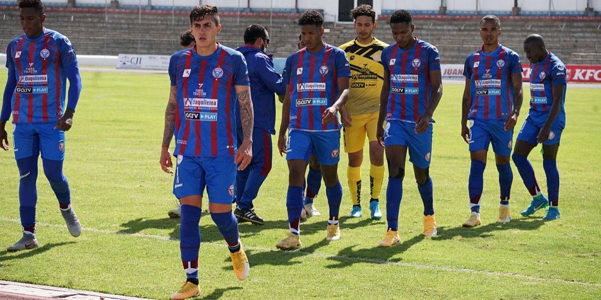 Jugadores del Olmedo viajaron en sus carros a Cuenca porque el chofer del bus no apareció