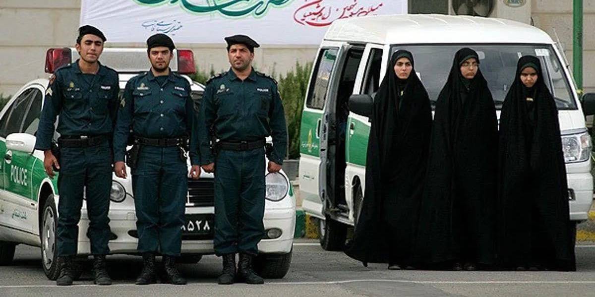 Irán: la policía de la moral regresa para imponer el velo islámico a mujeres