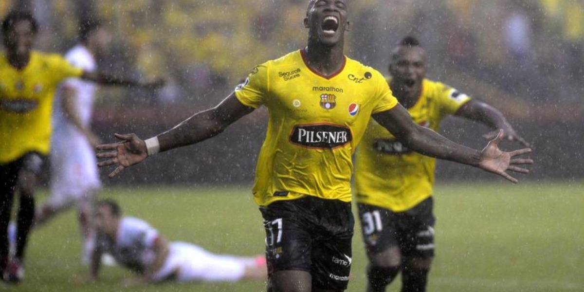Oficial: Cristian Penilla vuelve a Barcelona SC