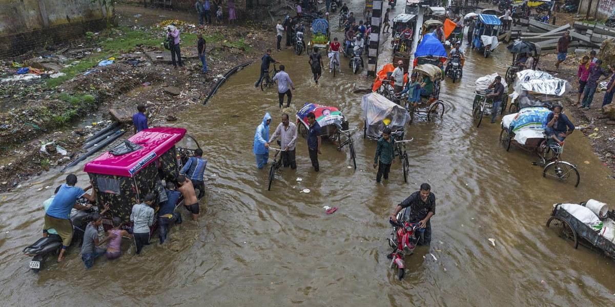 Inundaciones en India: calles convertidas en ríos en la ciudad de Ajmer