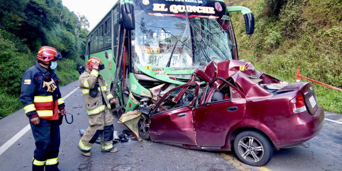 Dos muertos tras accidente en Yaruquí, Quito