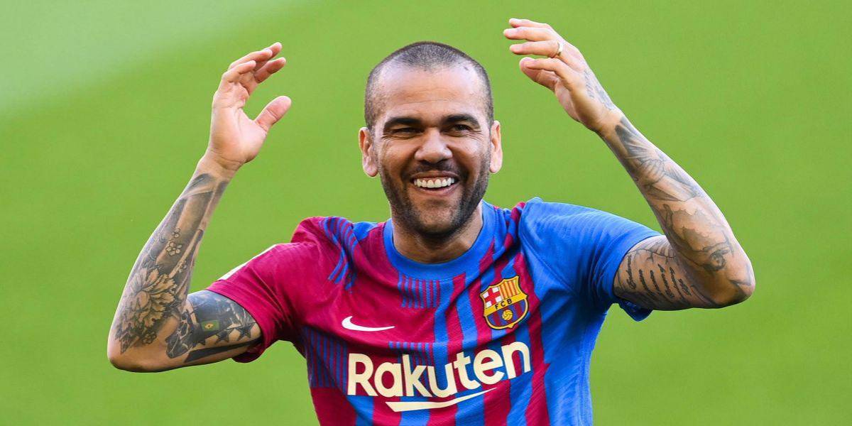 Dani Alves anuncia que no seguirá en el Barça