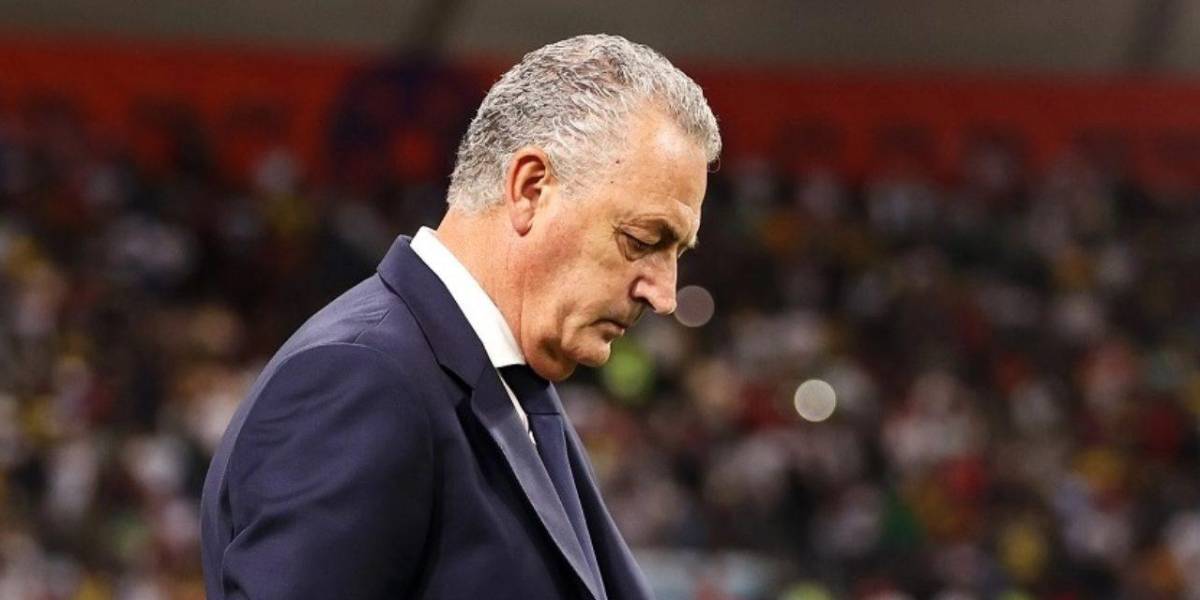 Gustavo Alfaro cae goleado en su debut con Costa Rica