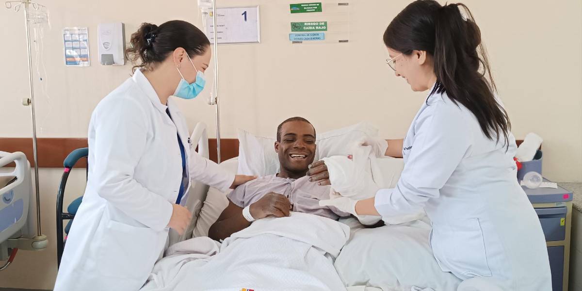 Quito: exitoso reimplante de mano en el Hospital Pablo Arturo Suárez