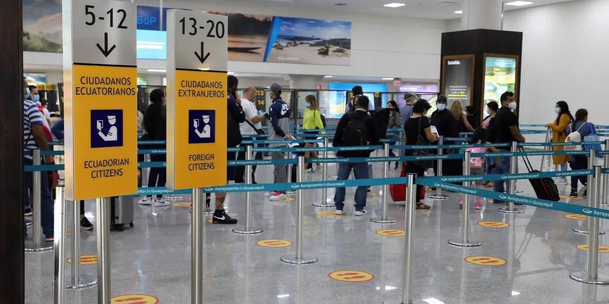 El incremento en la oferta de vuelos en Ecuador es la opción para reducir el costo de pasajes