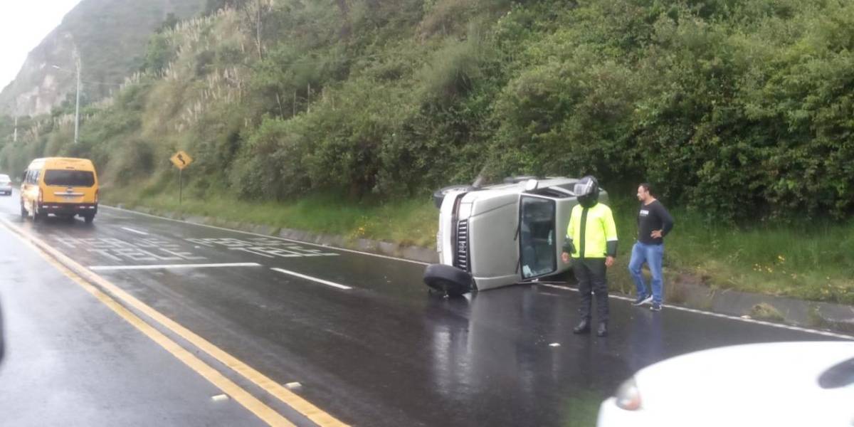 Congestión vehicular complicó el tráfico en sentido Cumbayá-Quito
