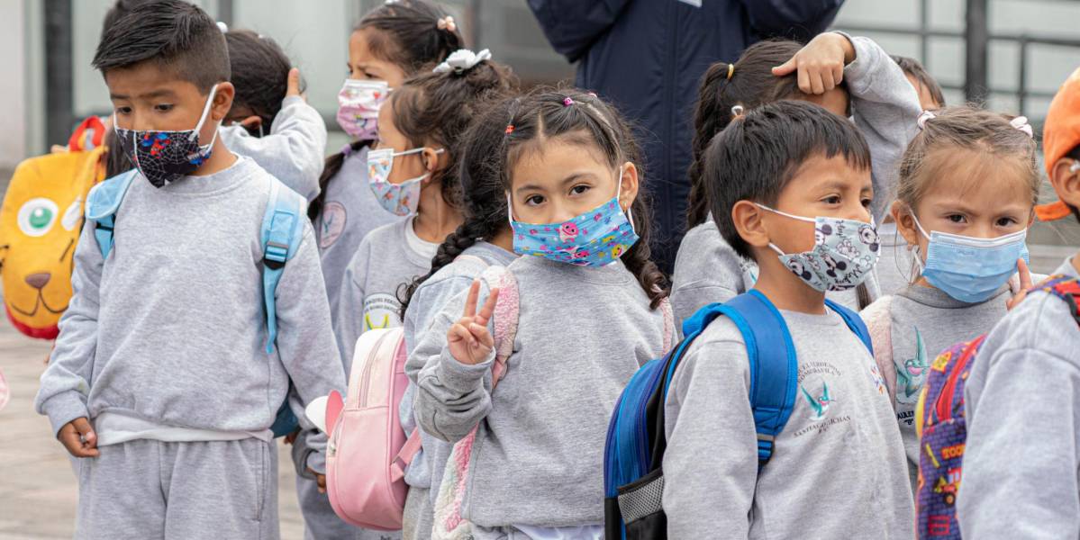 El Ministerio de Educación dispone uso obligatorio de mascarilla en cuatro provincias